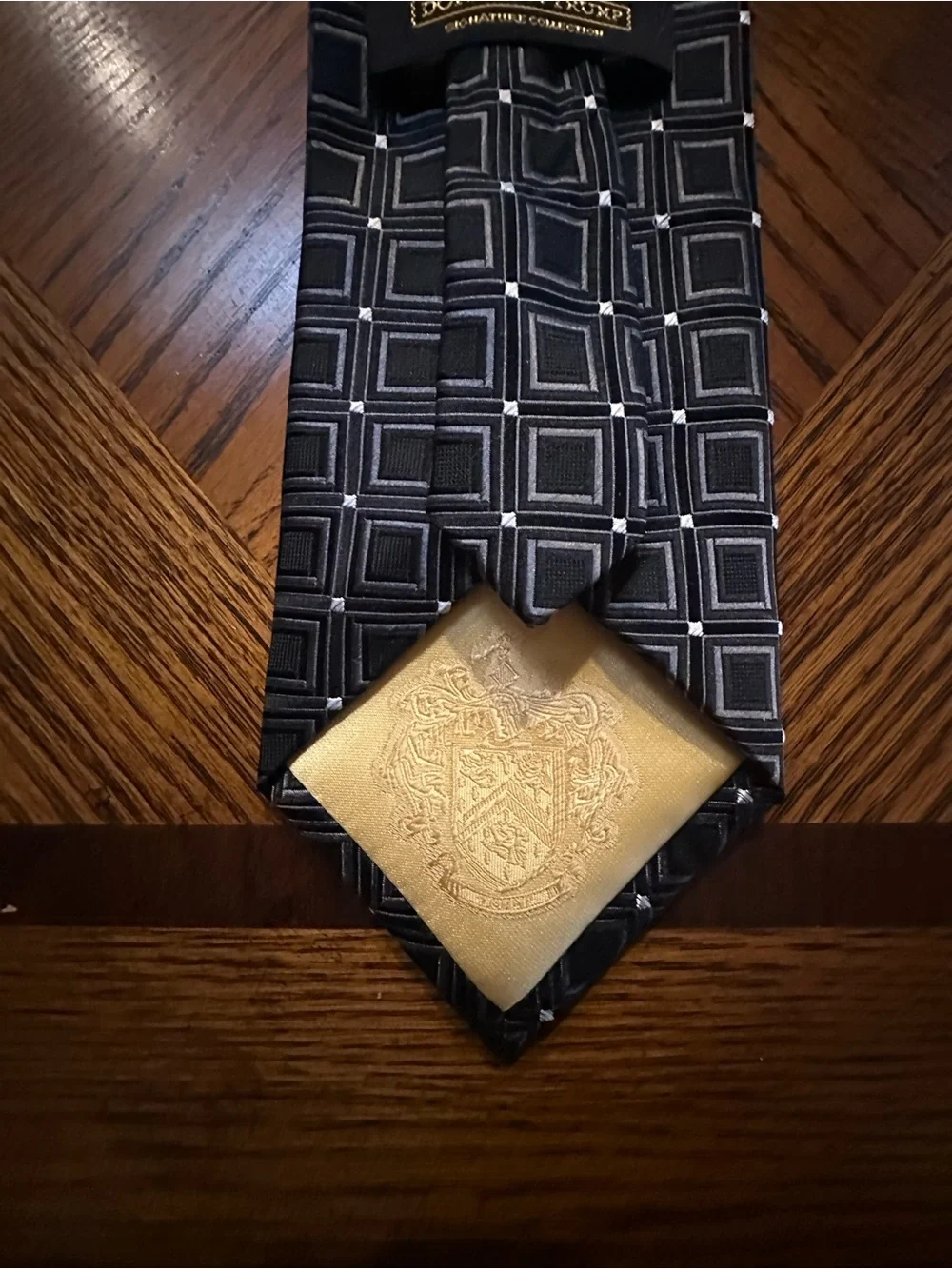 Men's Black Square-Pattern Tie - Sleek Formal Accessory